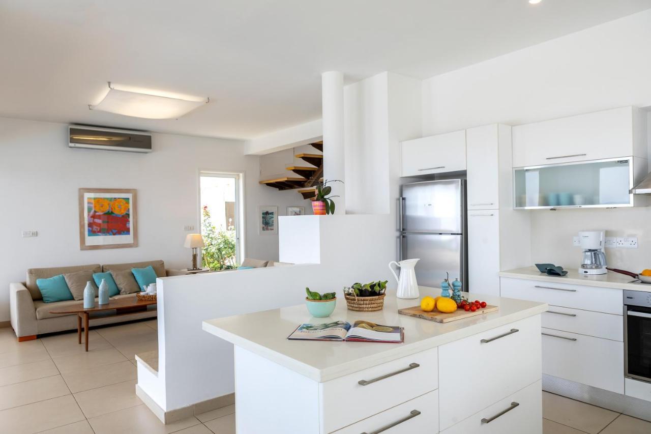 Protaras Beachfront Villa Alia Exterior photo