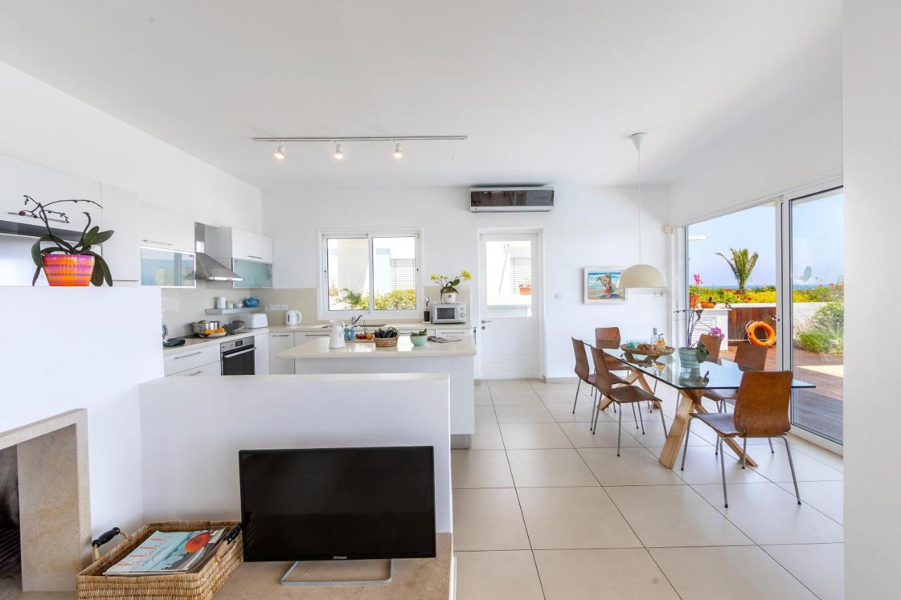 Protaras Beachfront Villa Alia Exterior photo