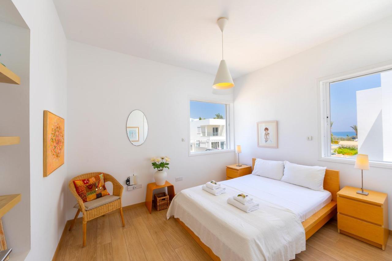 Protaras Beachfront Villa Alia Exterior photo